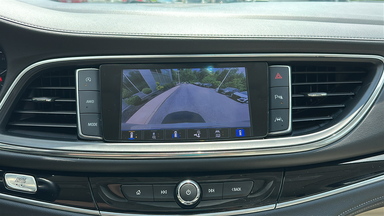 Used 2022 Buick Enclave Avenir w/ Avenir Technology Package AWD/4WD image 21