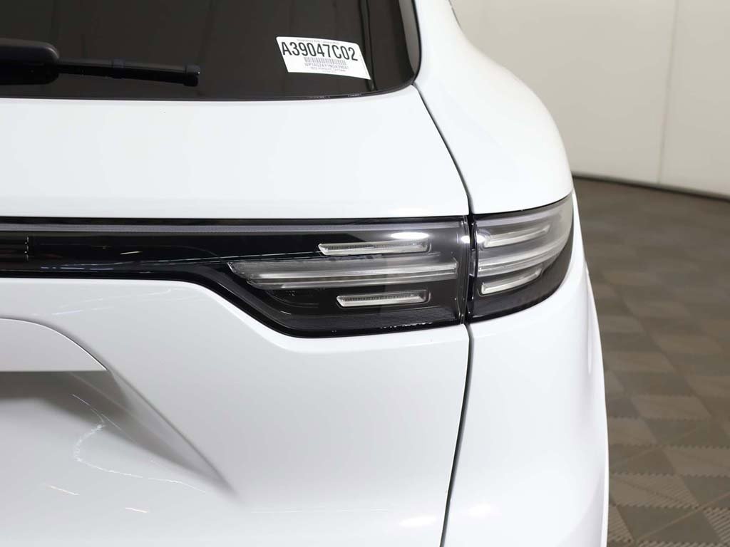 Used 2022 Porsche Cayenne GTS image 18