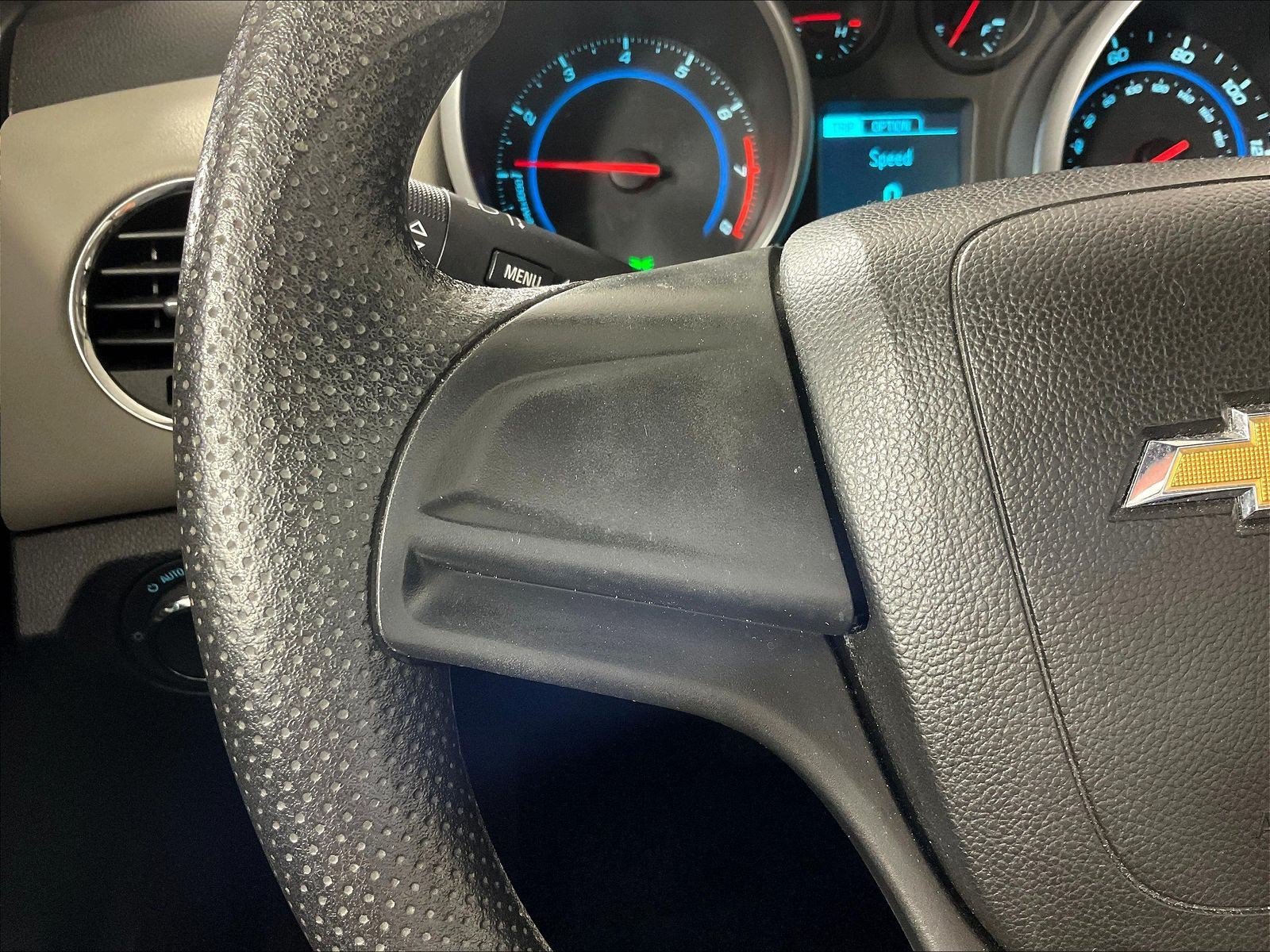 Used 2014 Chevrolet Cruze LS FWD image 11