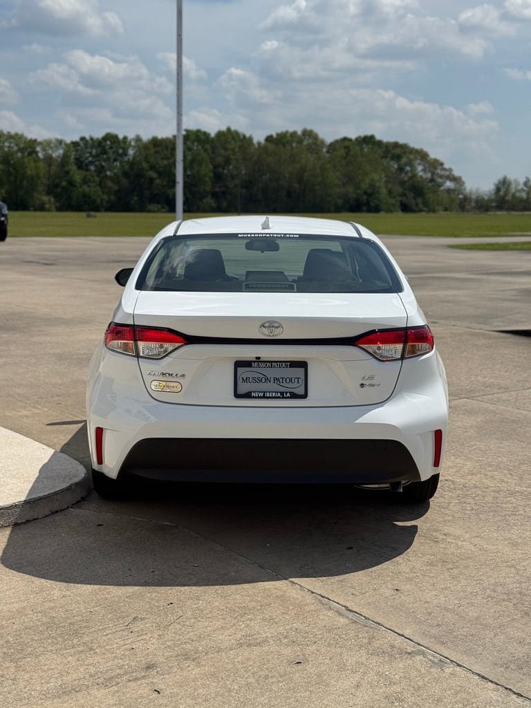 Used 2026 Toyota Corolla LE image 8