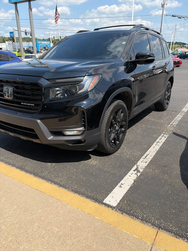 Used 2024 Honda Passport Black Edition image 2