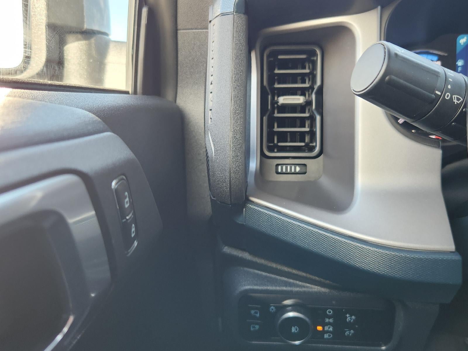 Used 2023 Ford Bronco Outer Banks w/ Sasquatch Package AWD/4WD image 17