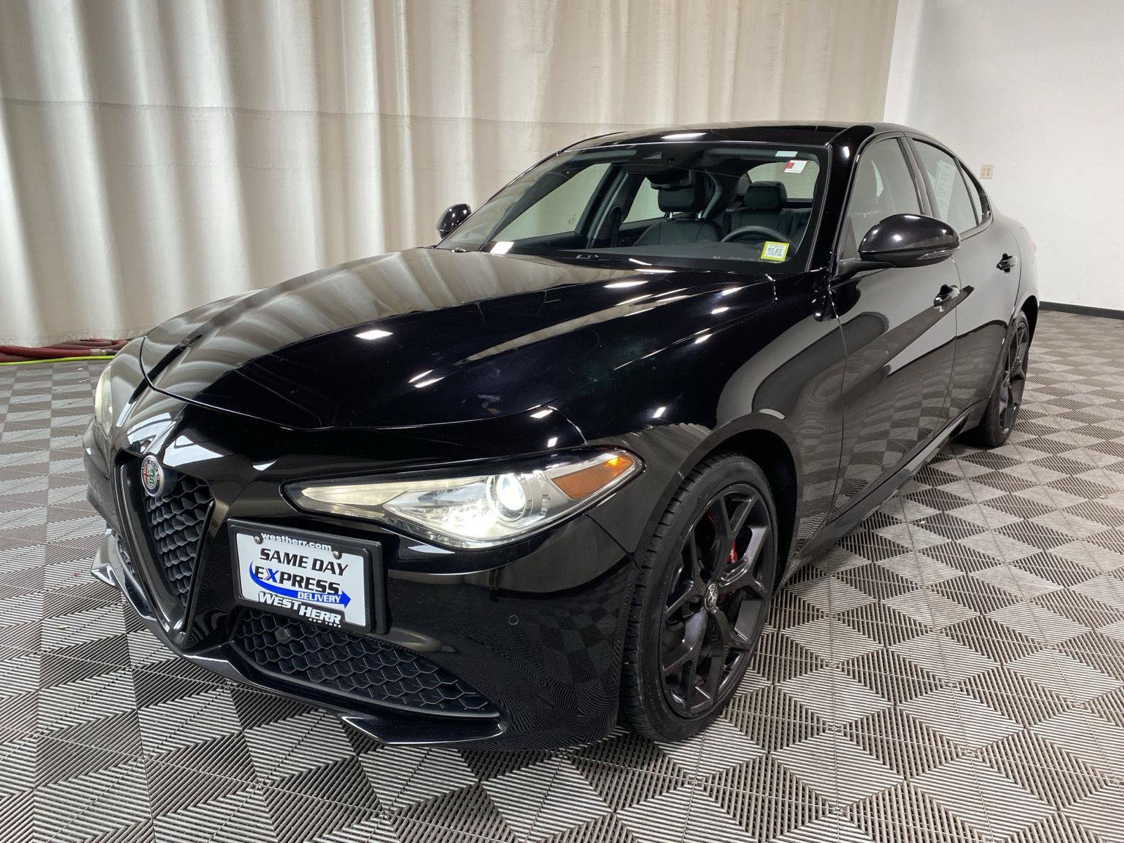 Used 2021 Alfa Romeo Giulia Ti w/ Nero Edizione AWD/4WD image 3