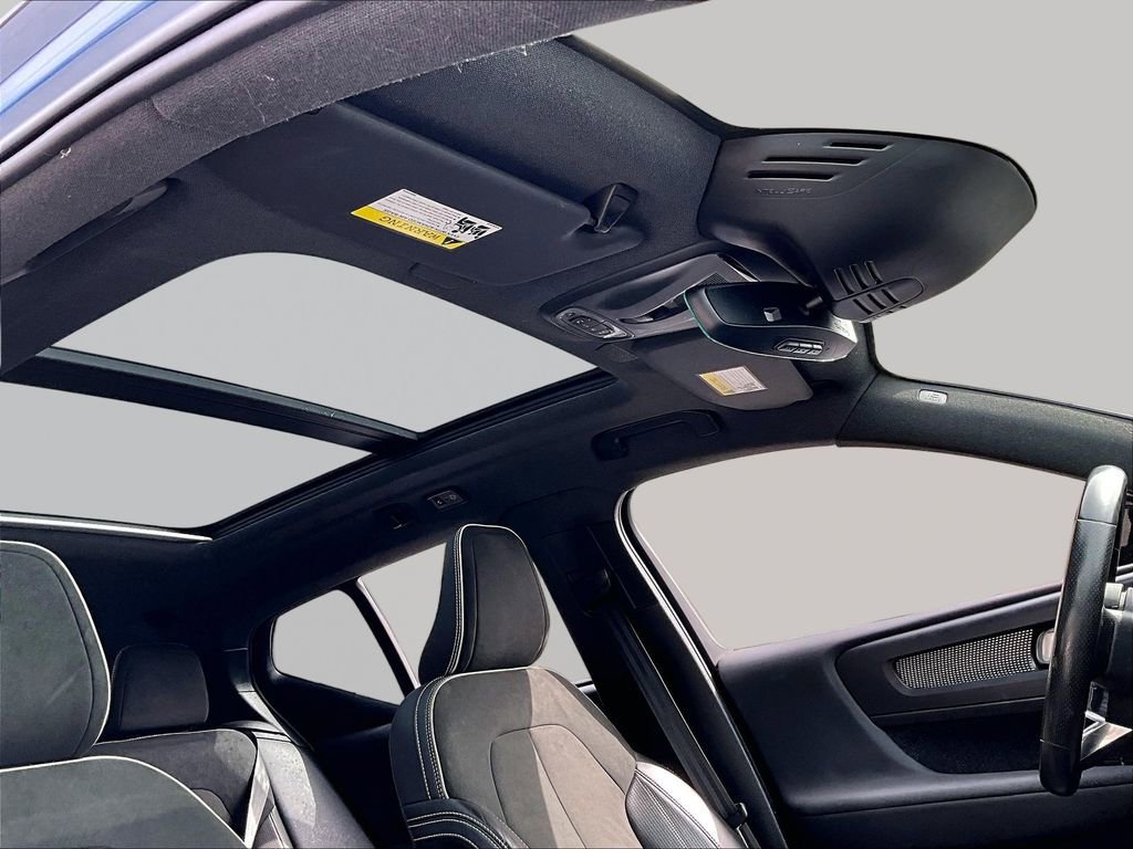 Used 2021 Volvo XC40 T5 R-Design w/ Climate Package image 20