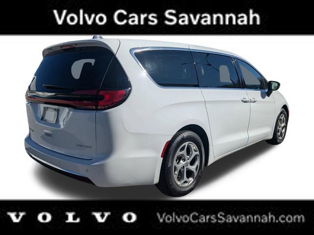 Used 2024 Chrysler Pacifica Limited image 5