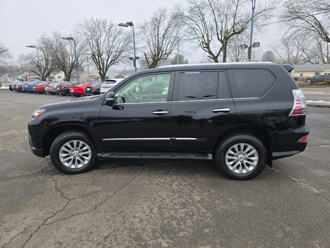 Used 2017 Lexus GX 460 Premium w/ Premium Package image 3