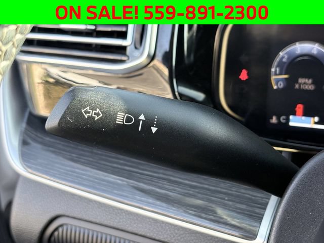 Used 2022 Jeep Wagoneer Series III w/ Premium Group I RWD image 17