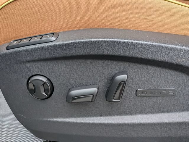 New 2025 Volkswagen ID. Buzz Pro S RWD image 24