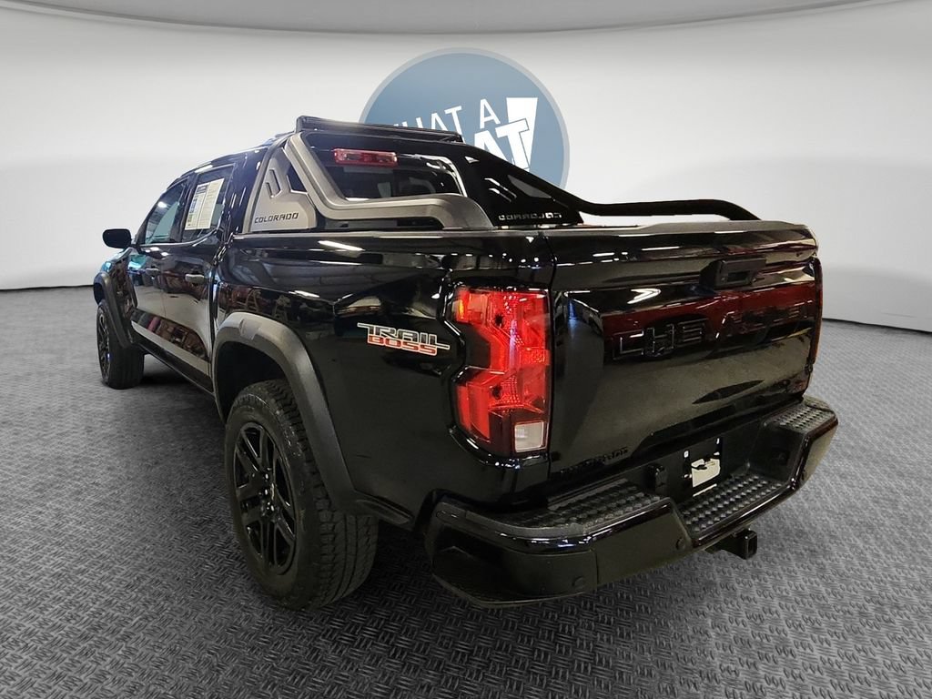 Certified 2025 Chevrolet Colorado Trail Boss w/ Midnight Edition AWD/4WD image 7