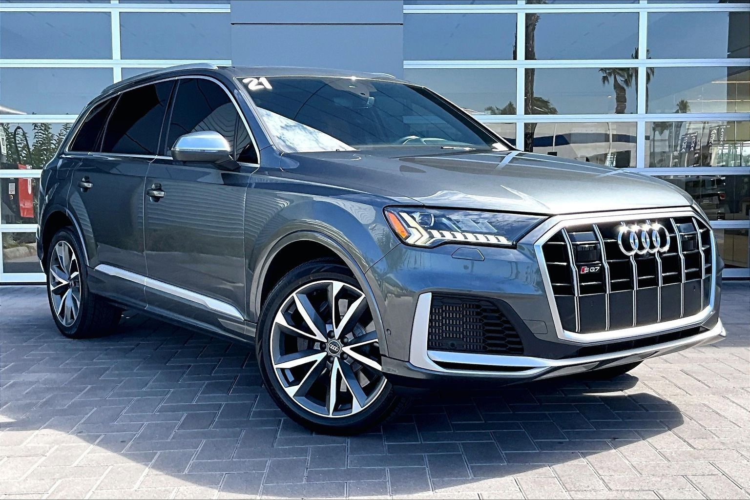 Used 2021 Audi SQ7 Premium Plus w/ Driver Assistance Package AWD/4WD image 3