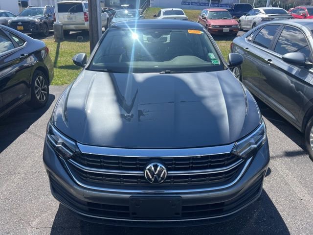 Used 2024 Volkswagen Jetta SE w/ Panoramic Sunroof Package image 6