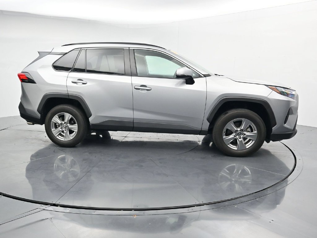Used 2024 Toyota RAV4 XLE AWD/4WD image 9