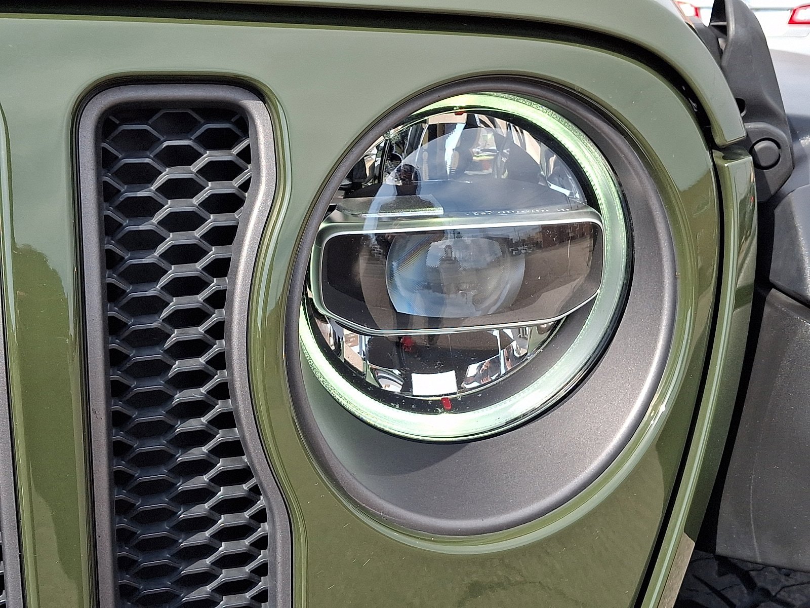 Used 2022 Jeep Wrangler Rubicon w/ LED Lighting Group AWD/4WD image 9