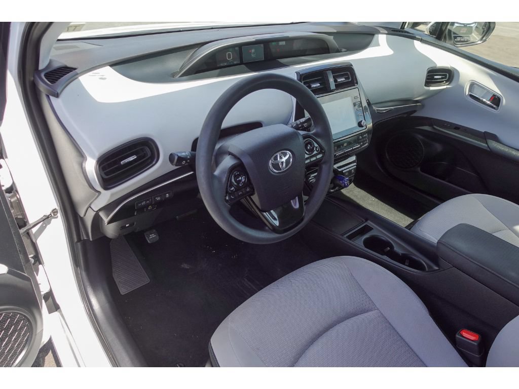 Used 2022 Toyota Prius LE FWD image 9