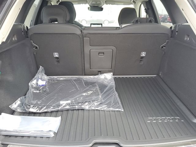 New 2026 Volvo XC60 B5 Plus w/ Protection Package Premier image 31
