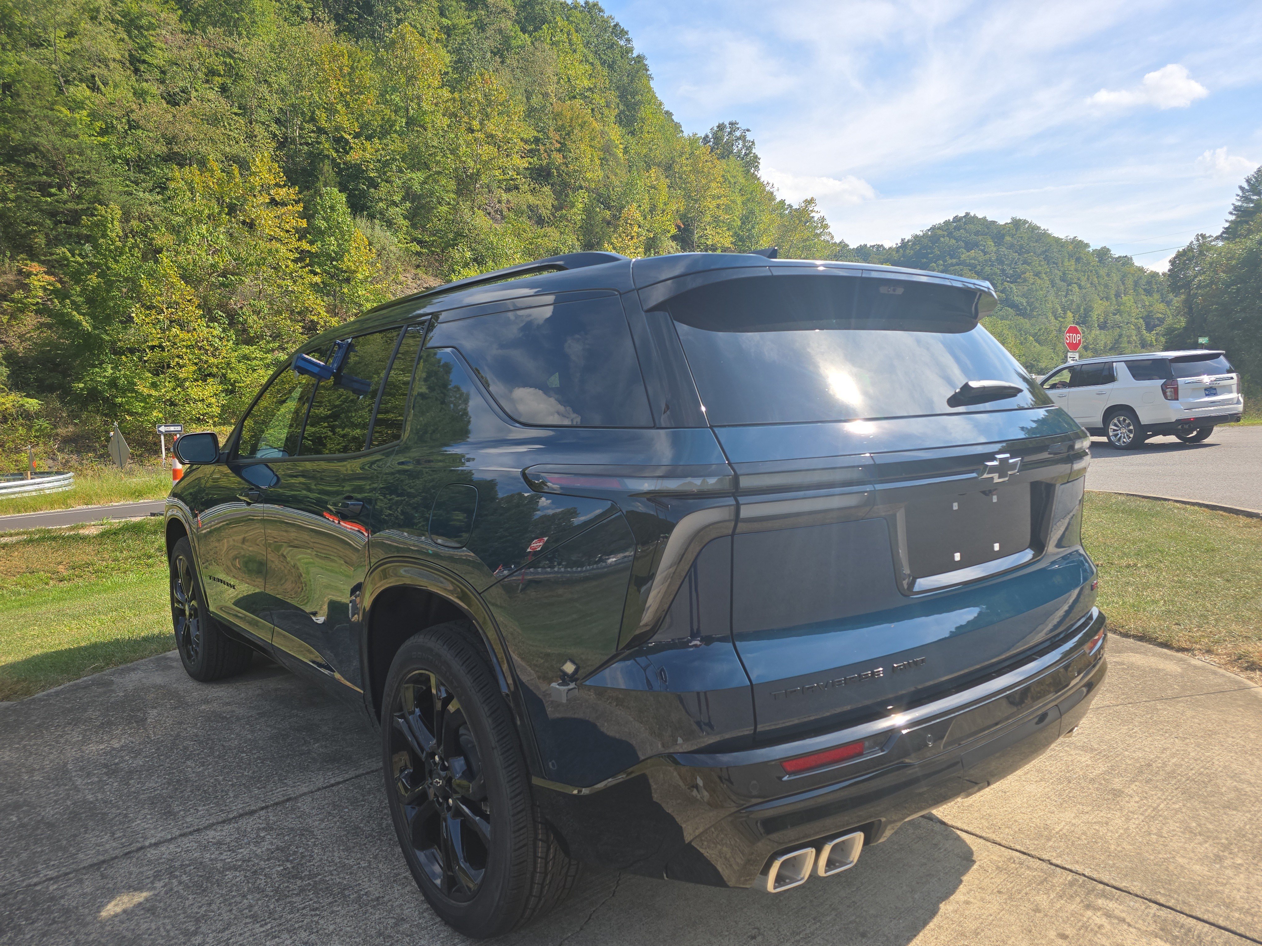 New 2027 Chevrolet Traverse RS w/ LPO, Floor Liner Package AWD/4WD image 6