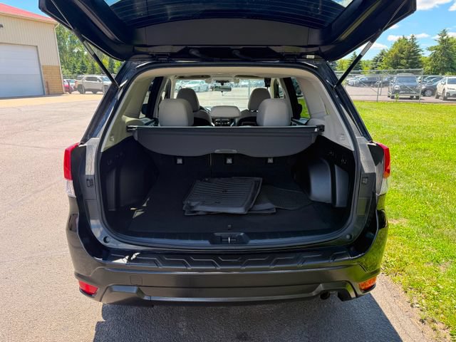 Used 2019 Subaru Forester Premium AWD/4WD image 3