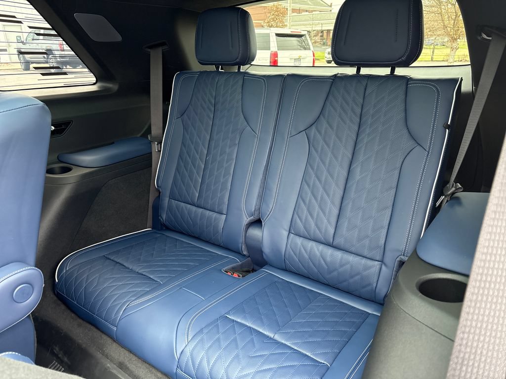 New 2026 Cadillac Vistiq Premium Luxury w/ LPO, Floor Liner Package AWD/4WD image 44