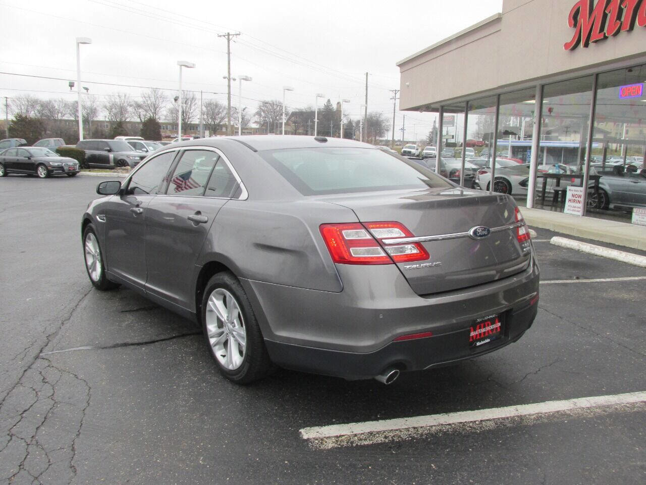 Used 2013 Ford Taurus SEL image 9