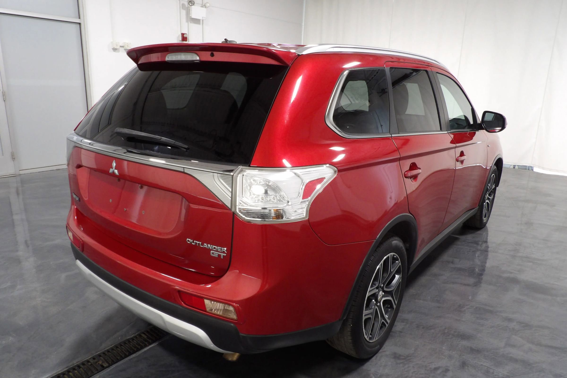 Used 2015 Mitsubishi Outlander GT image 4