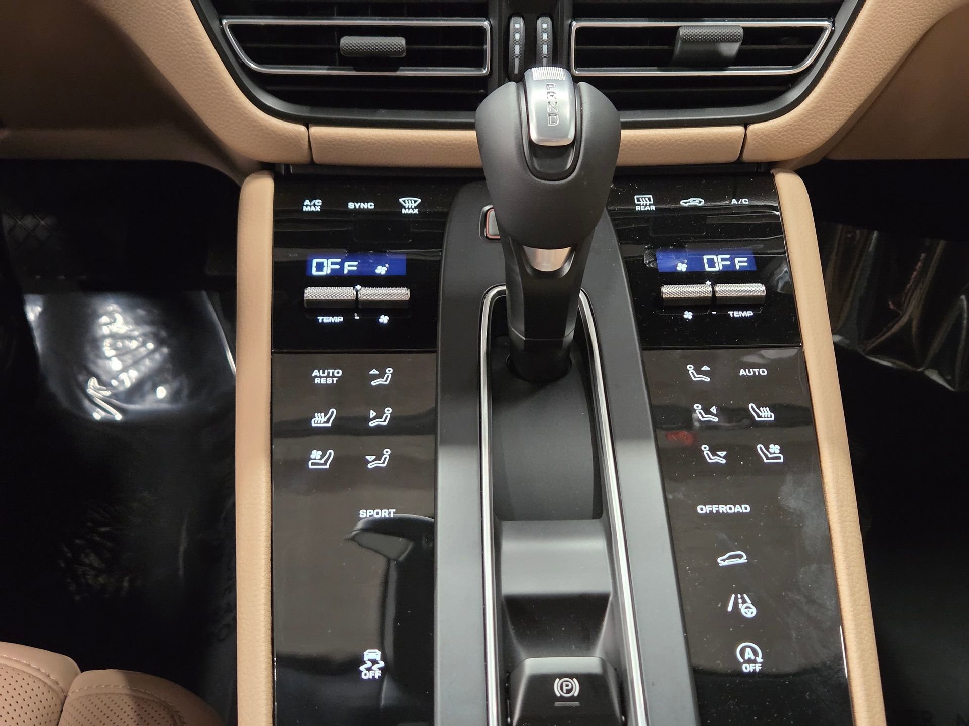 New 2026 Porsche Macan AWD/4WD image 21