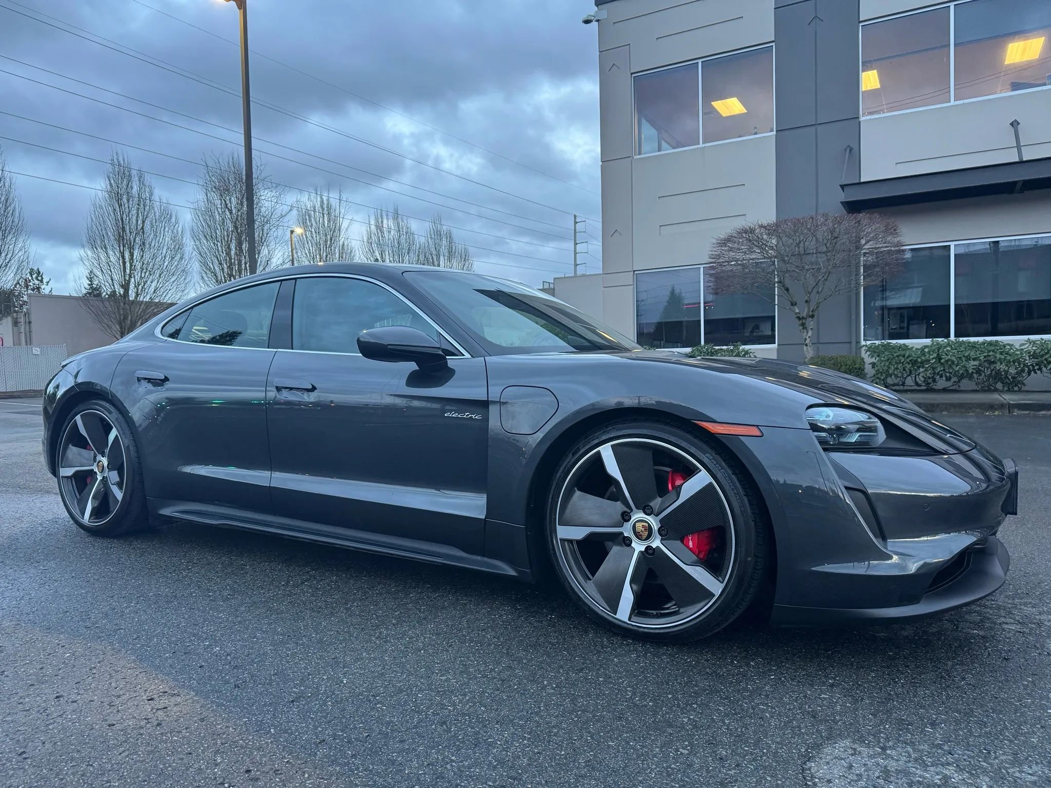 Used 2022 Porsche Taycan 4S image 1