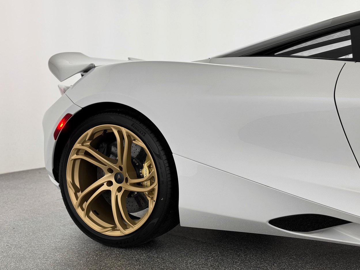 Used 2026 McLaren 750S RWD image 37