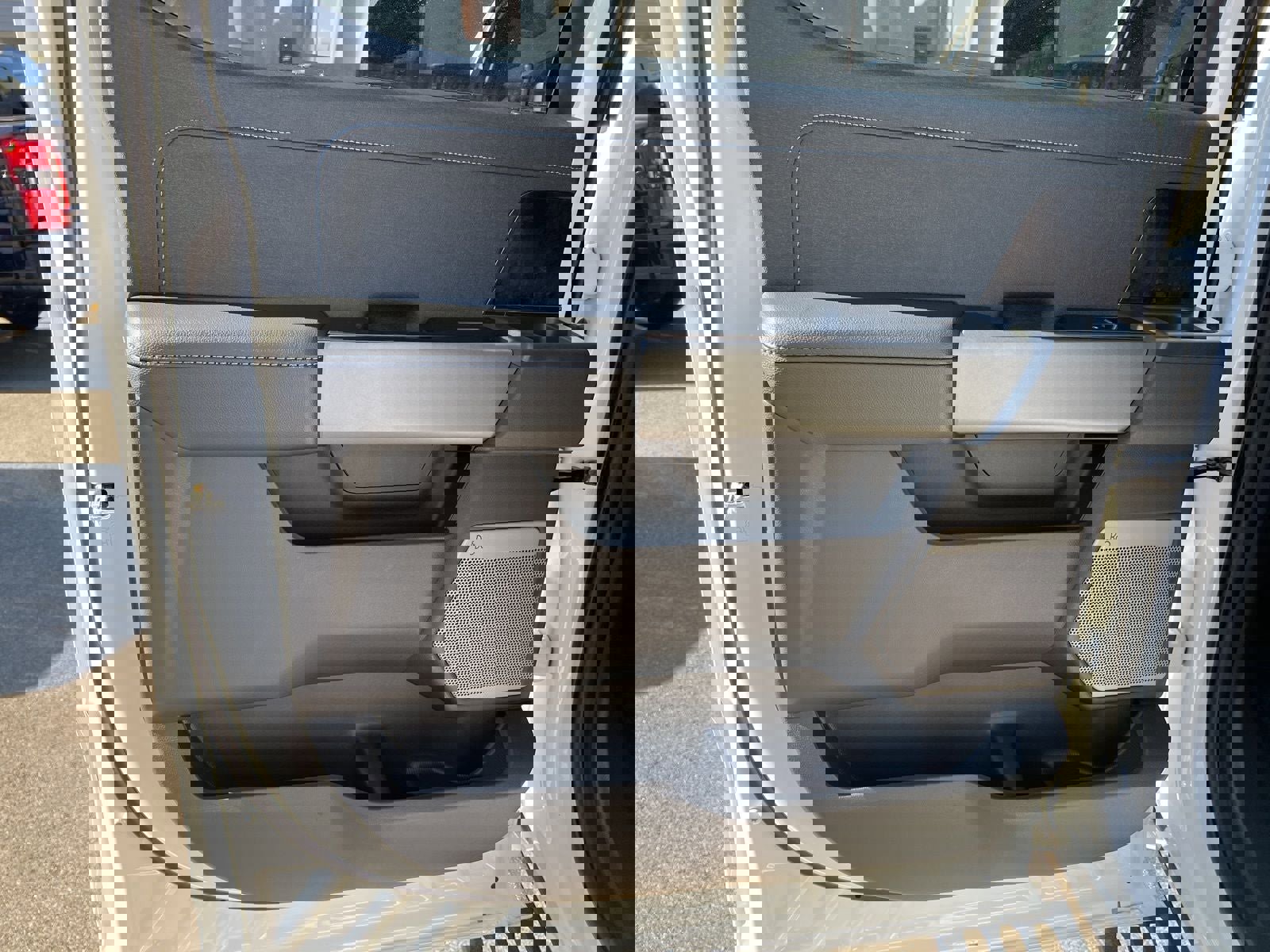 New 2025 Ford F350 Lariat w/ Lariat Ultimate Package image 13