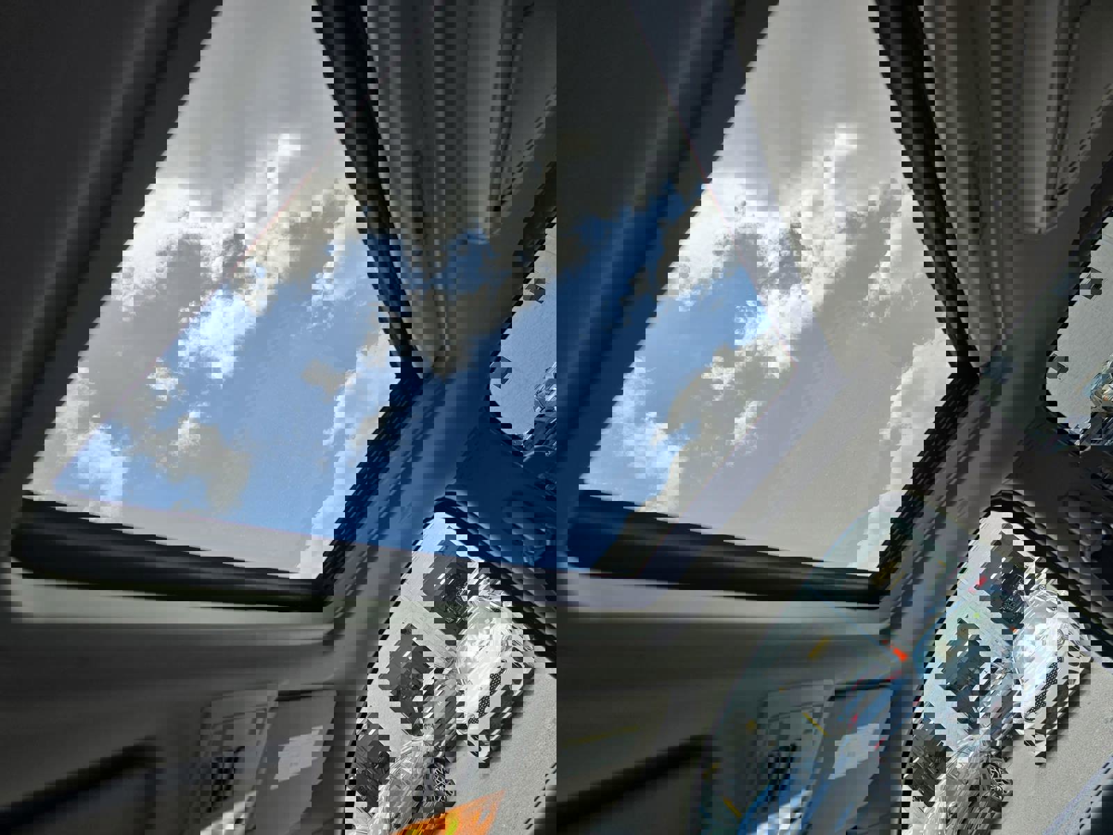 Used 2012 GMC Yukon XL Denali image 32