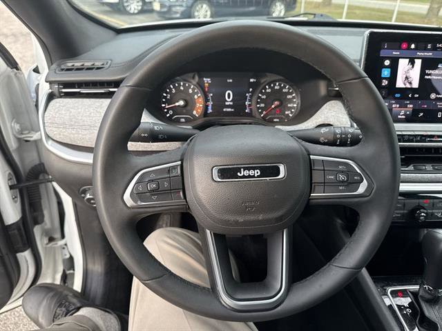 Used 2023 Jeep Compass Latitude image 36