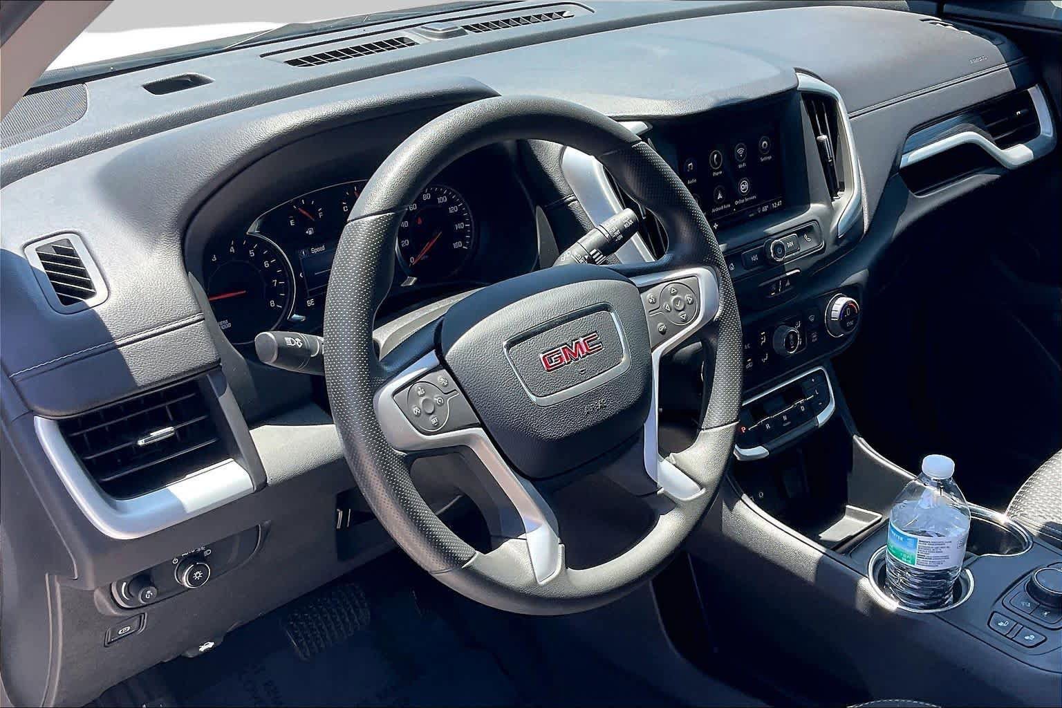 Used 2023 GMC Terrain SLE w/ Driver Convenience Package FWD image 16
