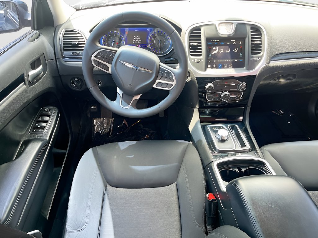 Used 2023 Chrysler 300 Touring RWD image 20