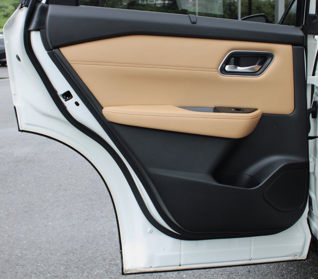 Certified 2022 Nissan Rogue Platinum w/ Head-Up Display Package image 17