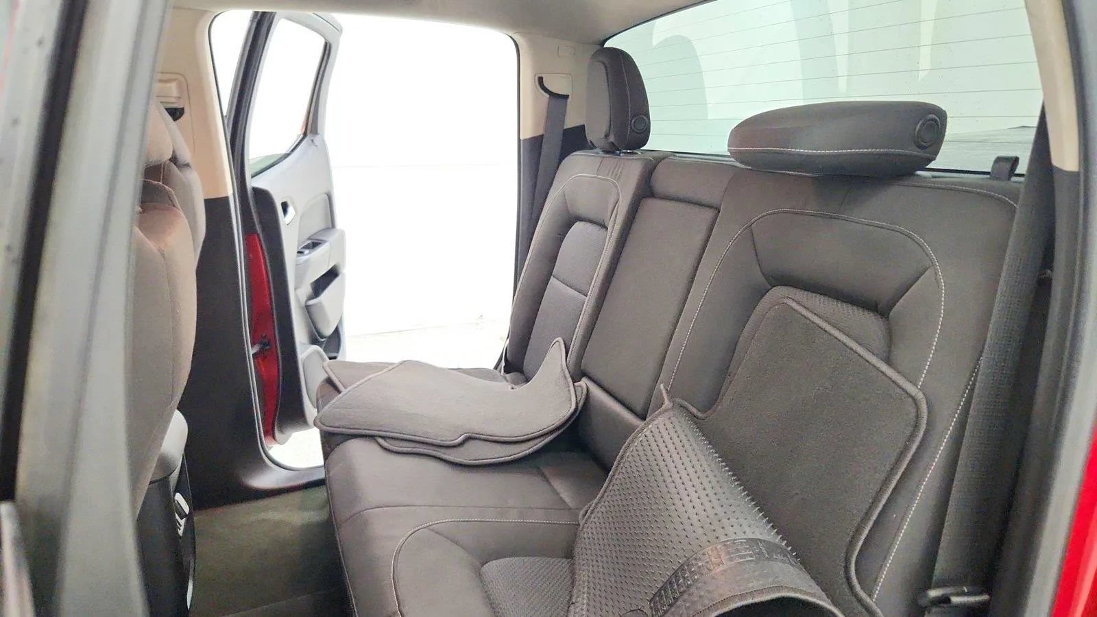 Used 2015 Chevrolet Colorado LT w/ LT Convenience Package RWD image 23