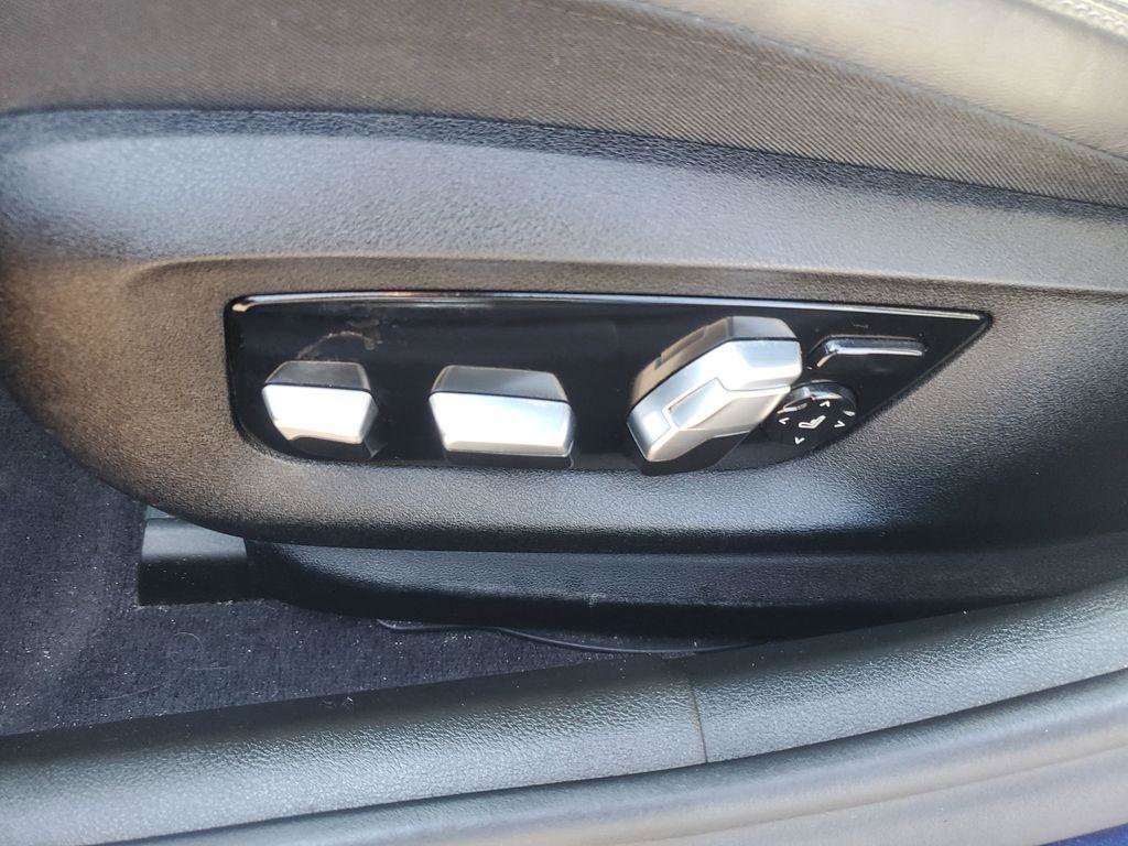 Used 2018 BMW M550i xDrive AWD/4WD image 11