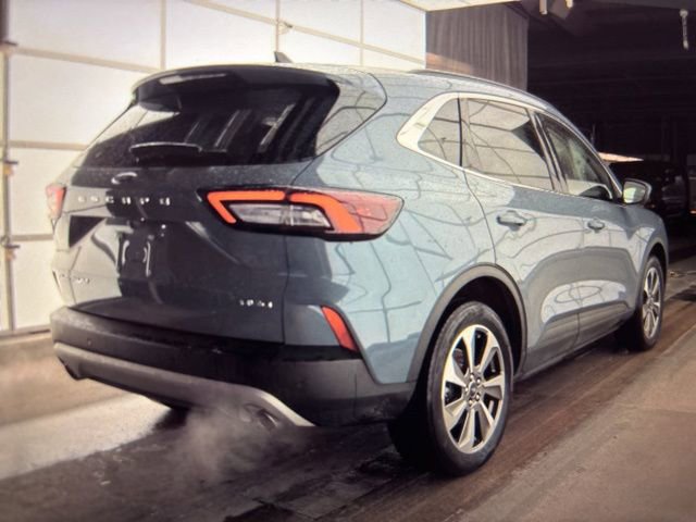 Used 2024 Ford Escape Platinum image 2