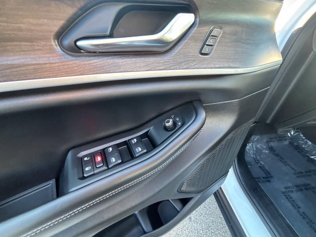Certified 2025 Jeep Grand Cherokee Limited AWD/4WD image 19