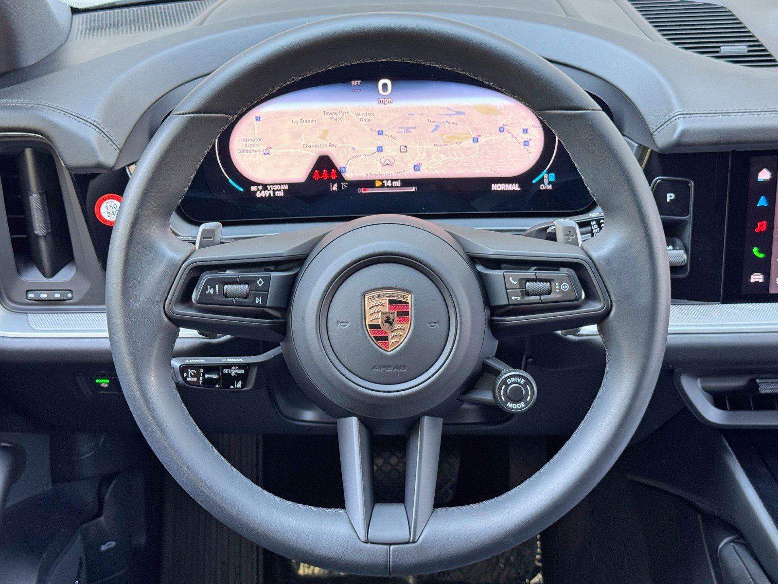 Used 2025 Porsche Cayenne w/ Premium Package Plus AWD/4WD image 22