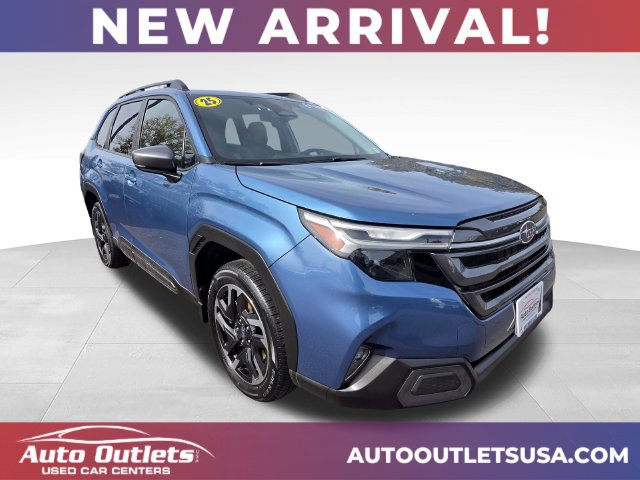 Used 2025 Subaru Forester Limited AWD/4WD image 1
