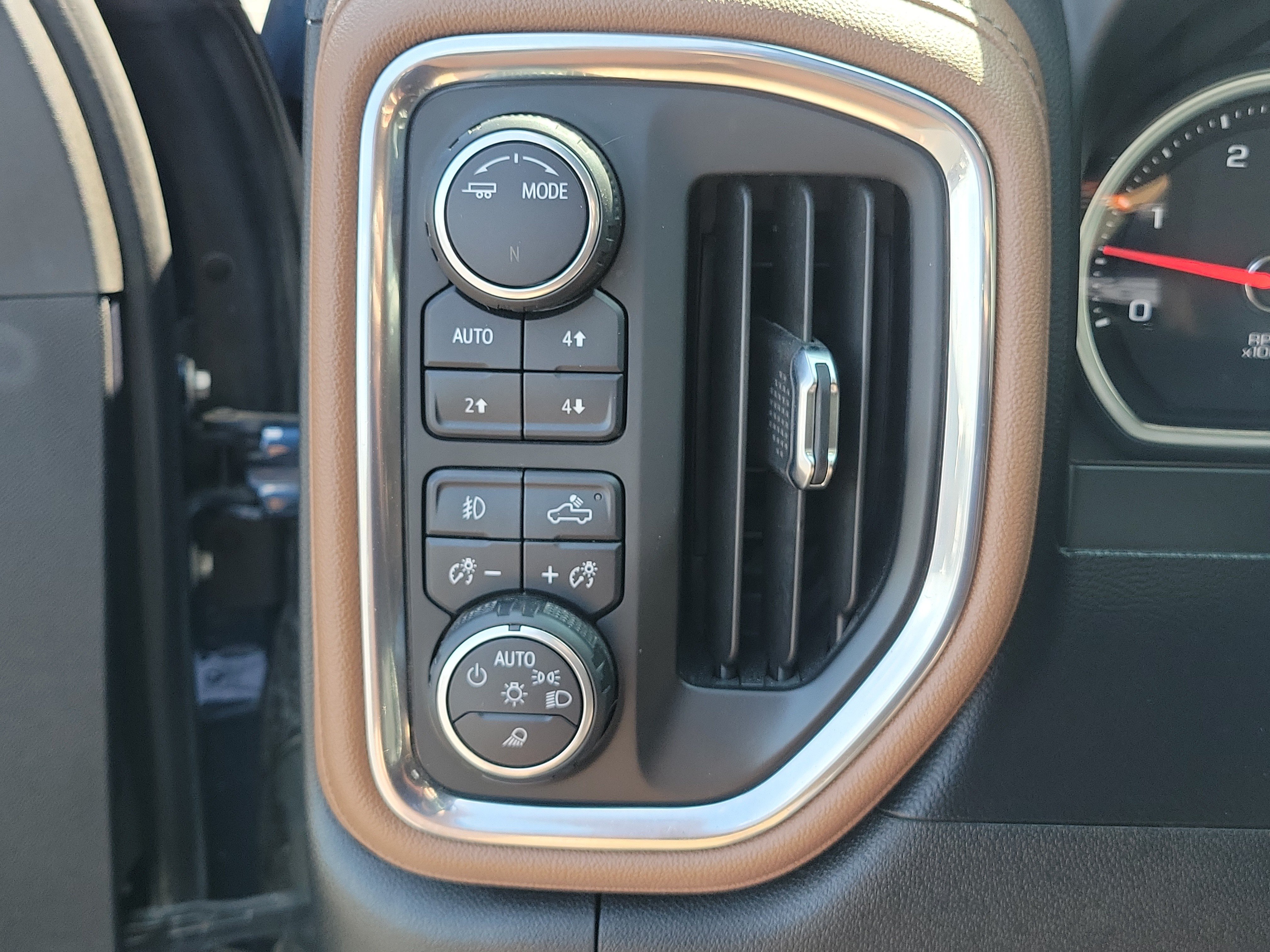 Used 2021 Chevrolet Silverado 3500 High Country AWD/4WD image 21