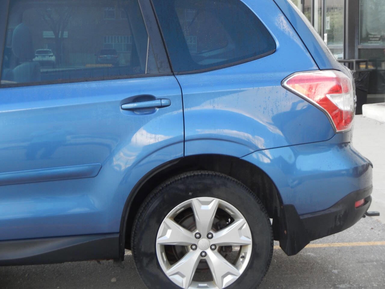 Used 2015 Subaru Forester 2.5i Premium AWD/4WD image 12
