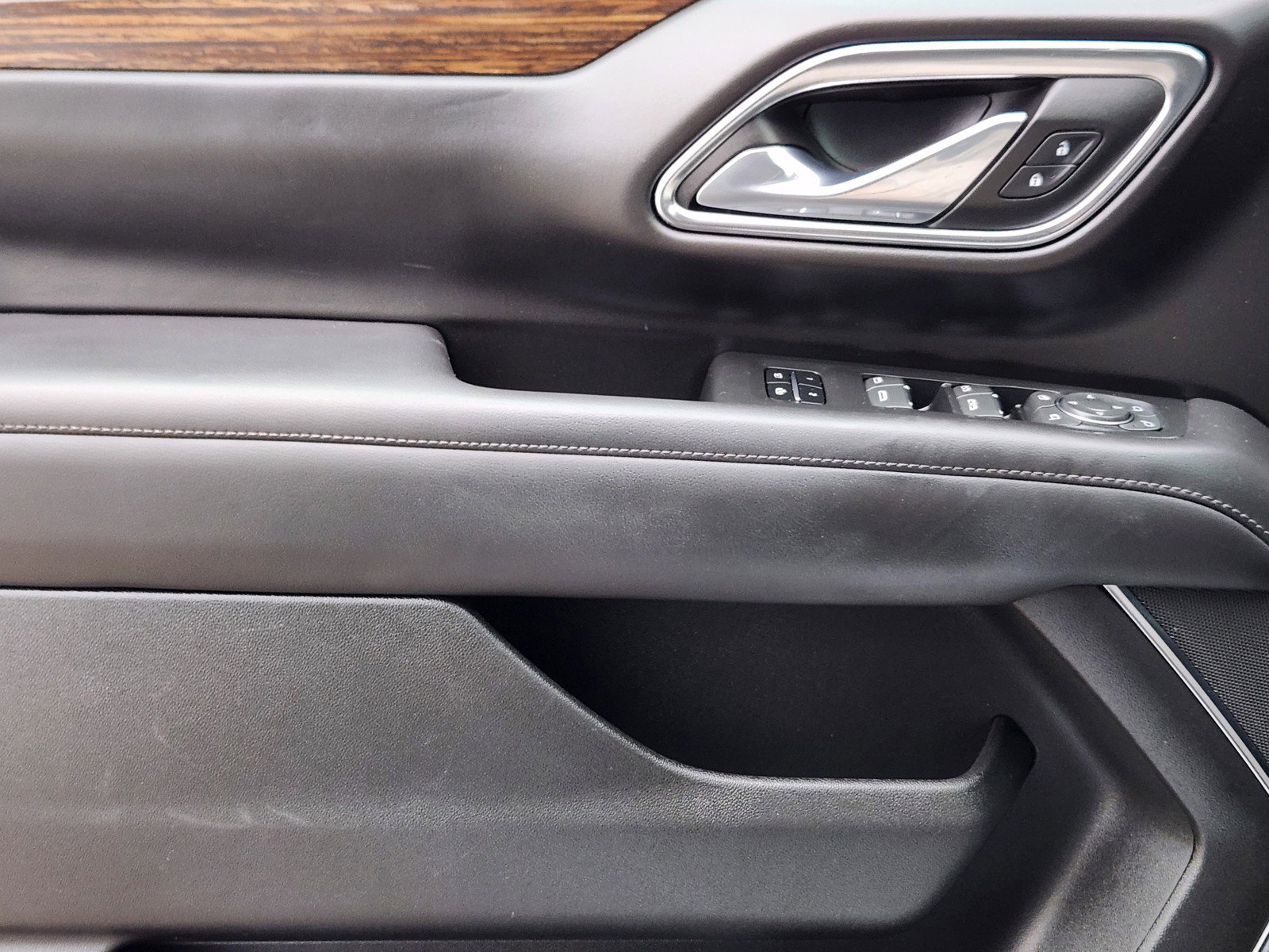 Used 2023 Chevrolet Suburban High Country image 22