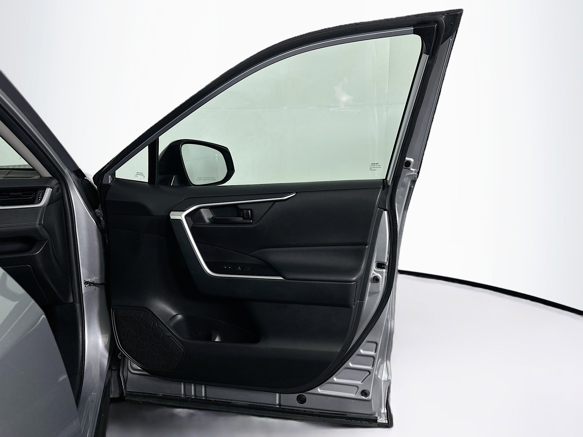 Used 2024 Toyota RAV4 LE image 30