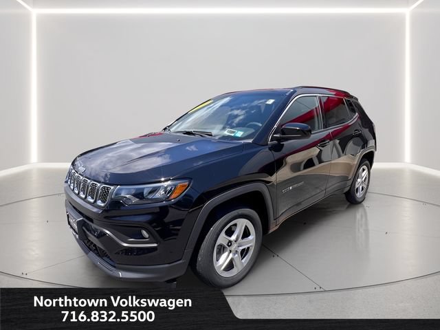 Used 2023 Jeep Compass Latitude w/ Convenience Group AWD/4WD image 1