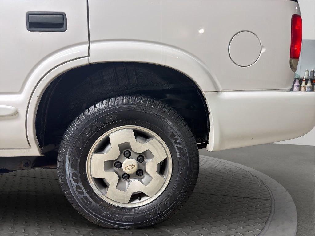 Used 2003 Chevrolet Blazer LS w/ Preferred Equipment Group image 23