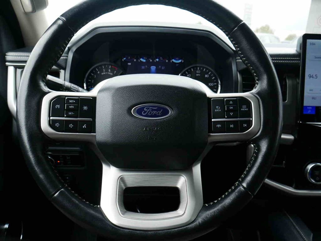 Used 2024 Ford Expedition Max XLT AWD/4WD image 39