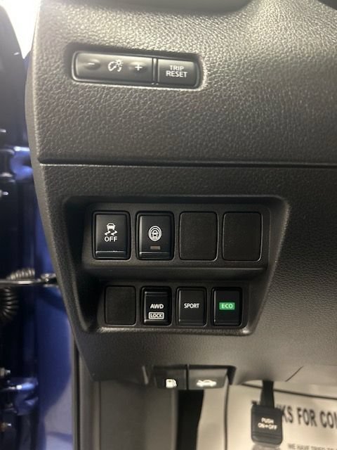 Used 2020 Nissan Rogue Sport S AWD/4WD image 19