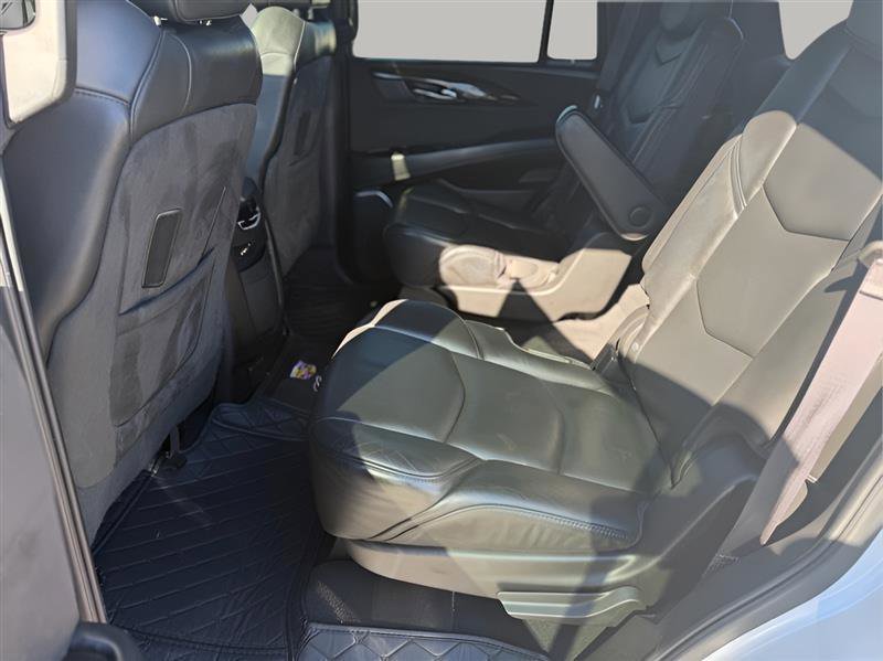 Used 2016 Cadillac Escalade Platinum image 26