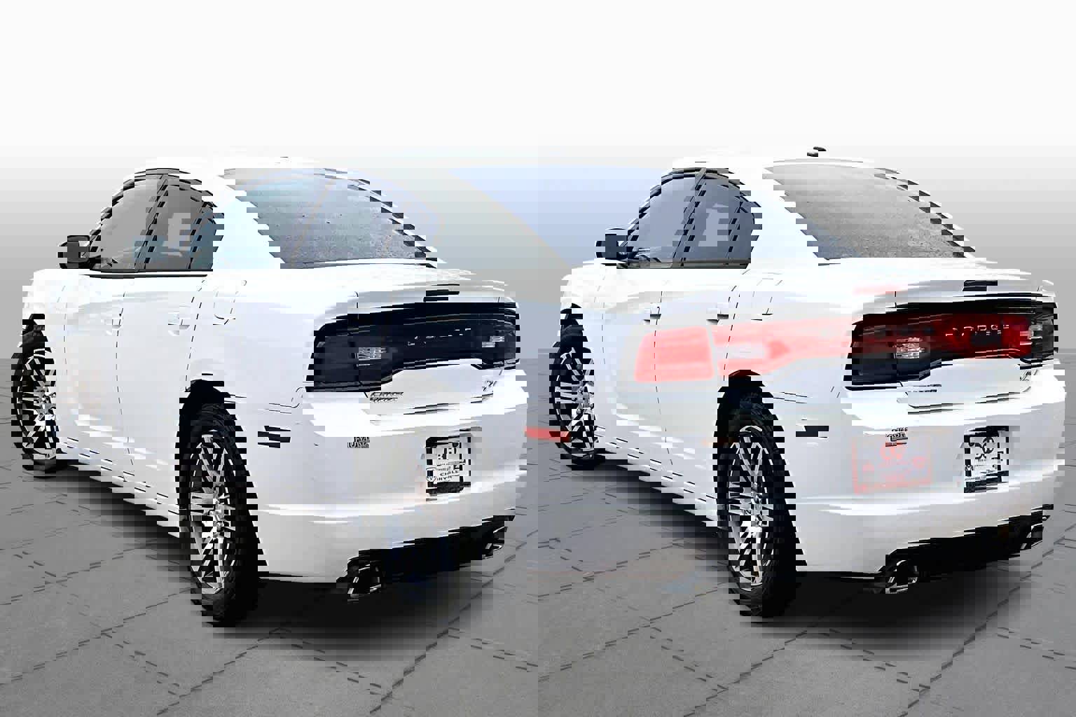 Used 2014 Dodge Charger R/T RWD image 9