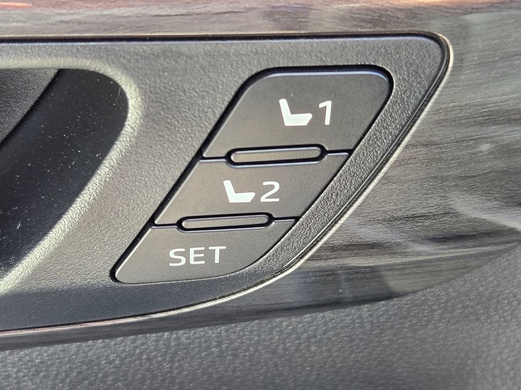 Used 2020 Toyota Highlander Platinum AWD/4WD image 19